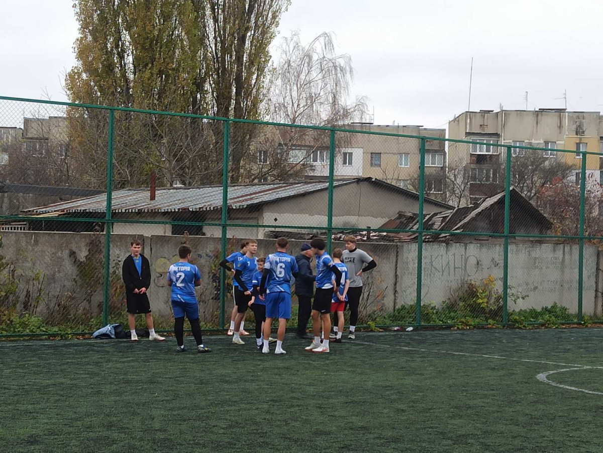 school football team - 4