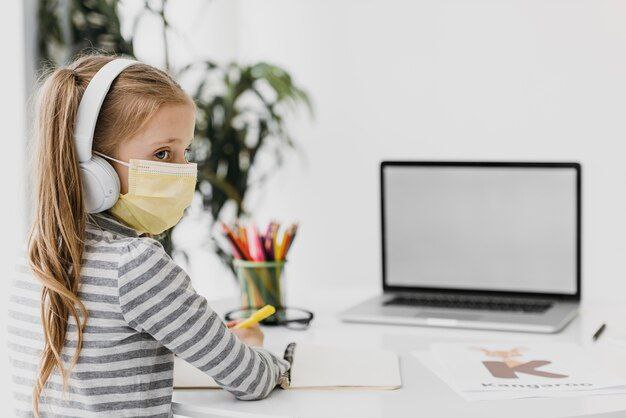 Online learning Online learning