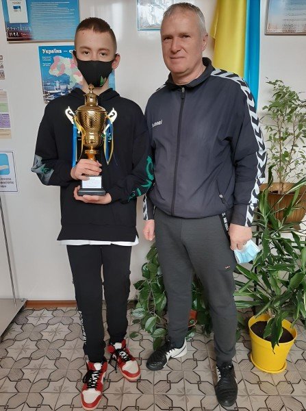 Sports, children in the team - hard work, victory!